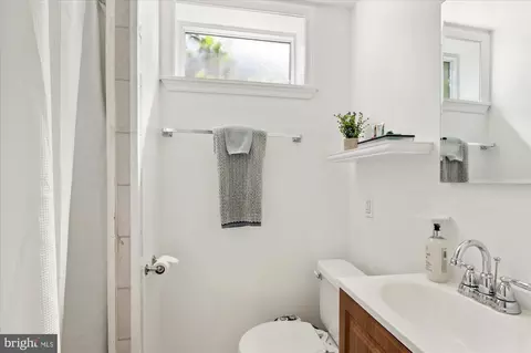 Bath - 11201 Lombardy Rd, Silver Spring, MD 20901 photo 2 of 2