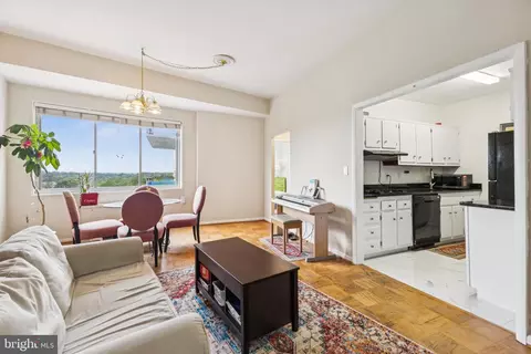 10500 Rockville Pike #1528, Rockville, MD 20852