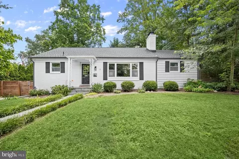 5219 Belvoir Dr, Bethesda, MD 20816