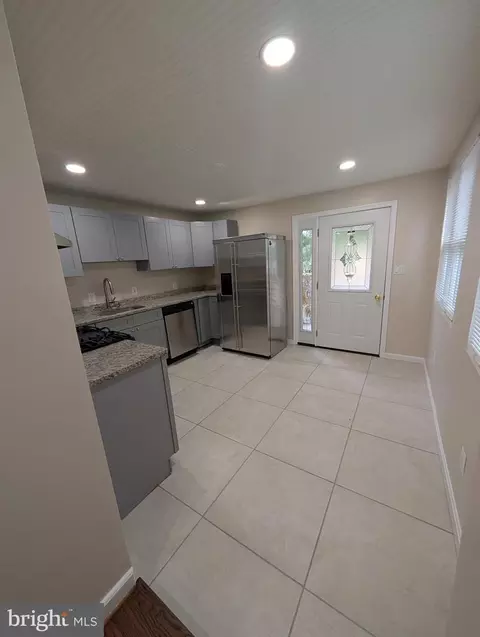 11926 Bluhill Rd, Silver Spring, MD 20902 photo 4