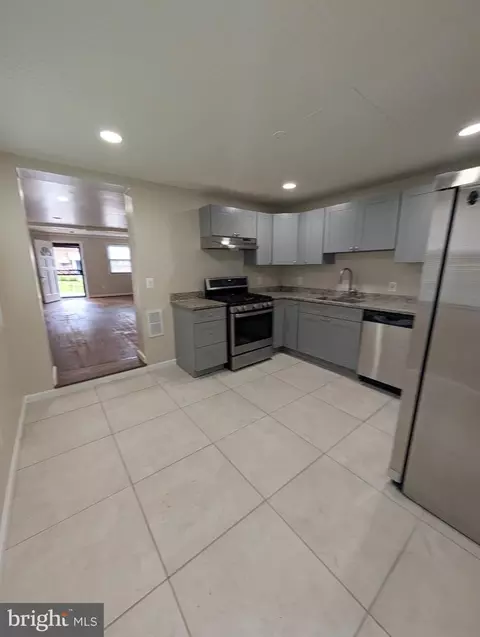 11926 Bluhill Rd, Silver Spring, MD 20902 photo 3