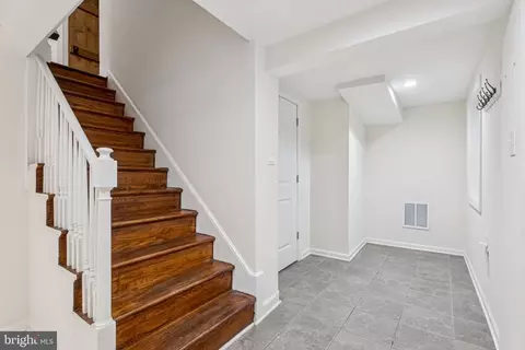 Entry Way - 2908 Newcastle Ave, Silver Spring, MD 20910 photo 2 of 2