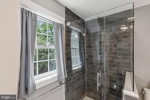 Bath - 2908 Newcastle Ave, Silver Spring, MD 20910 photo 3 of 4