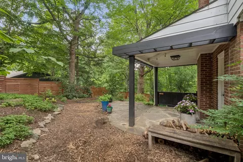 Exterior - 2908 Newcastle Ave, Silver Spring, MD 20910 photo 6 of 14