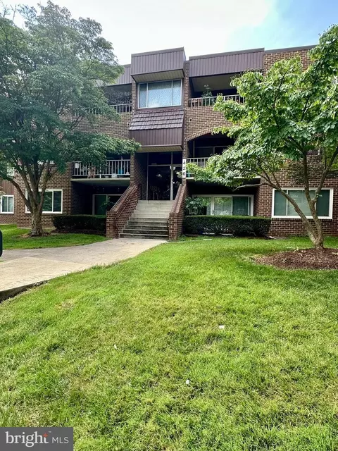 426 Girard St #164, Gaithersburg, MD 20877