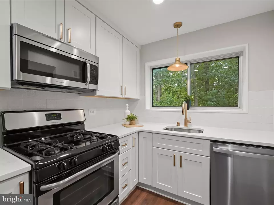 Kitchen - 10625 Montrose Ave #103, Bethesda, MD 20814 photo 2 of 4