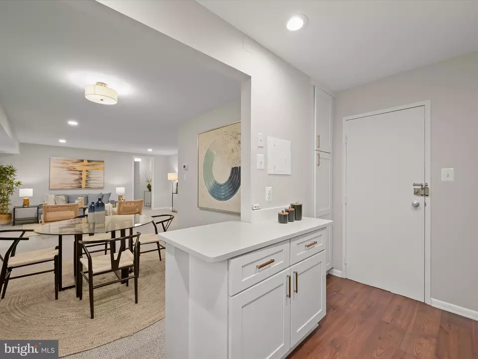 Entry Way - 10625 Montrose Ave #103, Bethesda, MD 20814 photo 2 of 3