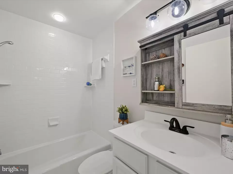Bath - 10625 Montrose Ave #103, Bethesda, MD 20814 photo 1 of 1