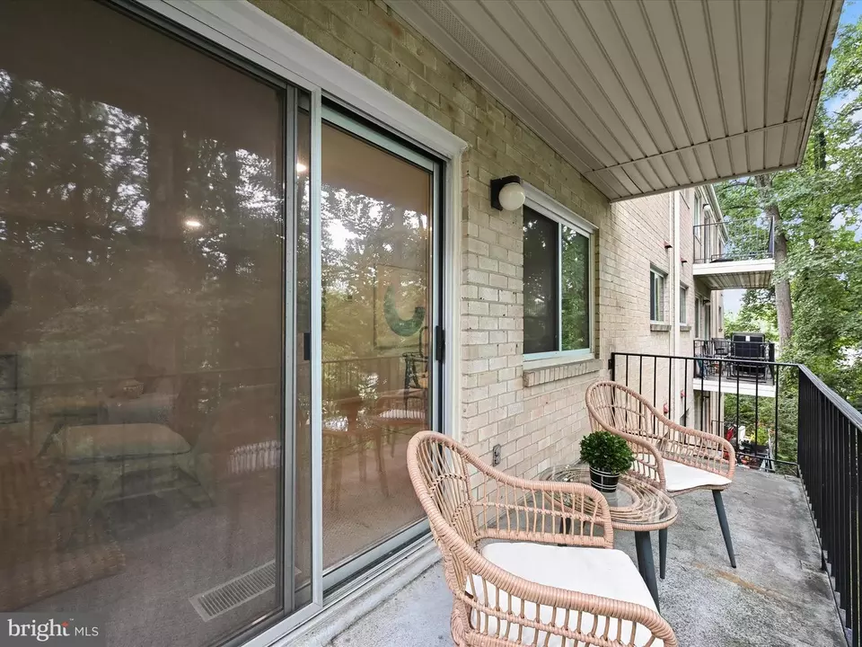 Exterior - 10625 Montrose Ave #103, Bethesda, MD 20814 photo 3 of 5
