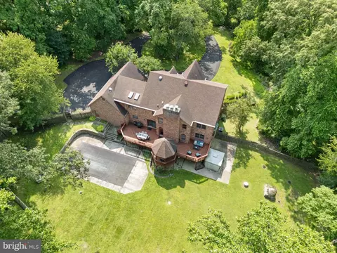 View/Area - 15713 Holly Grove Rd, Silver Spring, MD 20905 photo 3 of 8