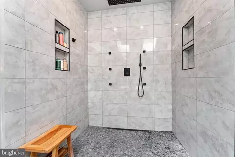 Bath - 15713 Holly Grove Rd, Silver Spring, MD 20905 photo 4 of 5