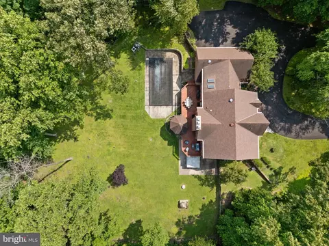 View/Area - 15713 Holly Grove Rd, Silver Spring, MD 20905 photo 5 of 8