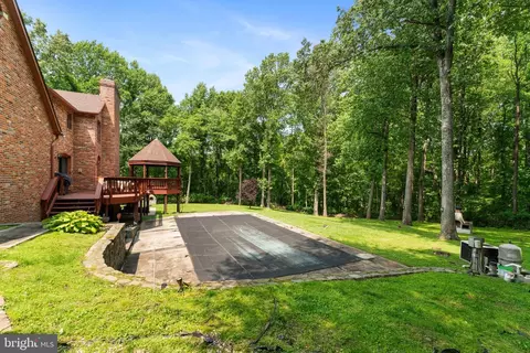 Exterior - 15713 Holly Grove Rd, Silver Spring, MD 20905 photo 5 of 12