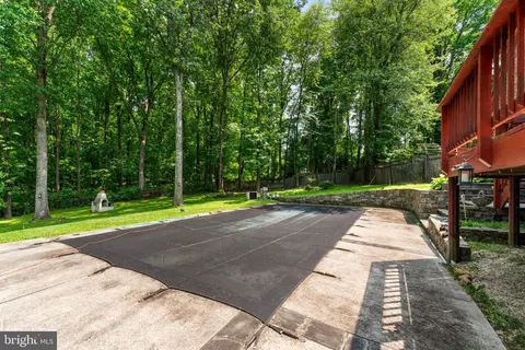 Exterior - 15713 Holly Grove Rd, Silver Spring, MD 20905 photo 4 of 12