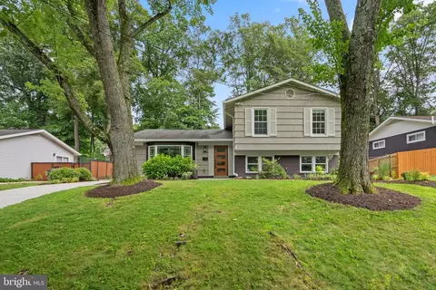 14007 Congress Dr, Rockville, MD 20853
