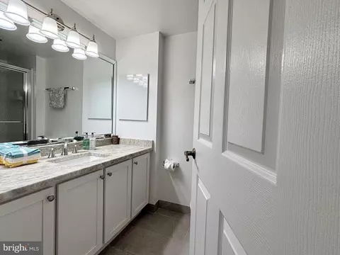 Bath - 14801 Pennfield Cir #201, Silver Spring, MD 20906 photo 3 of 3
