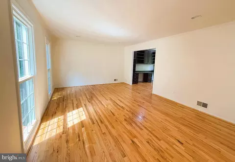 9105 Paddock Ln, Potomac, MD 20854 photo 20