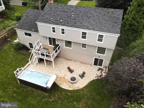 9105 Paddock Ln, Potomac, MD 20854 photo 10