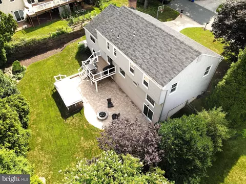 9105 Paddock Ln, Potomac, MD 20854 photo 13