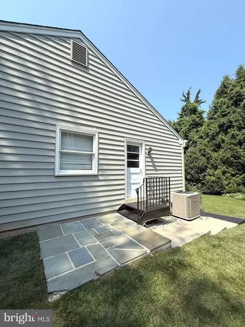 9105 Paddock Ln, Potomac, MD 20854 photo 14