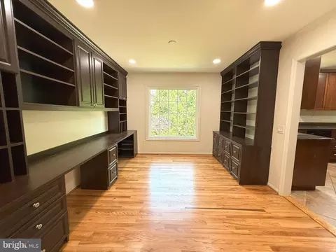 9105 Paddock Ln, Potomac, MD 20854 photo 19