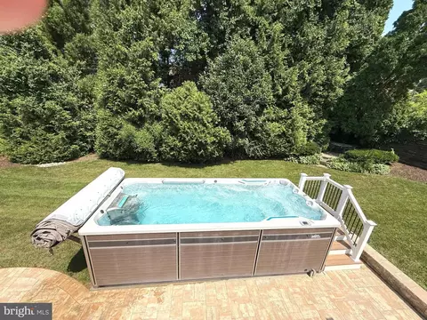 9105 Paddock Ln, Potomac, MD 20854 photo 5