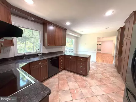 9105 Paddock Ln, Potomac, MD 20854 photo 16