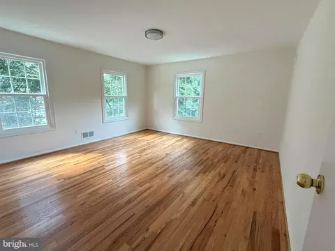 9105 Paddock Ln, Potomac, MD 20854 photo 33