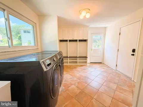 9105 Paddock Ln, Potomac, MD 20854 photo 24