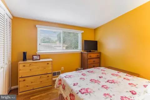 Bedroom - 11410 Rockbridge Rd, Silver Spring, MD 20902 photo 5 of 6