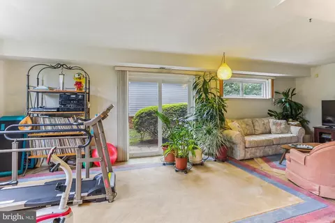 Living - 11410 Rockbridge Rd, Silver Spring, MD 20902 photo 4 of 4