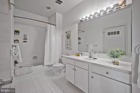 8045 Newell St #516, Silver Spring, MD 20910 photo 22