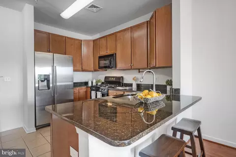 8045 Newell St #516, Silver Spring, MD 20910 photo 12