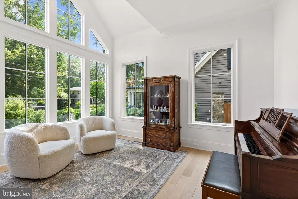 Entry Way - 6213 Dahlonega Rd, Bethesda, MD 20816 photo 3 of 22