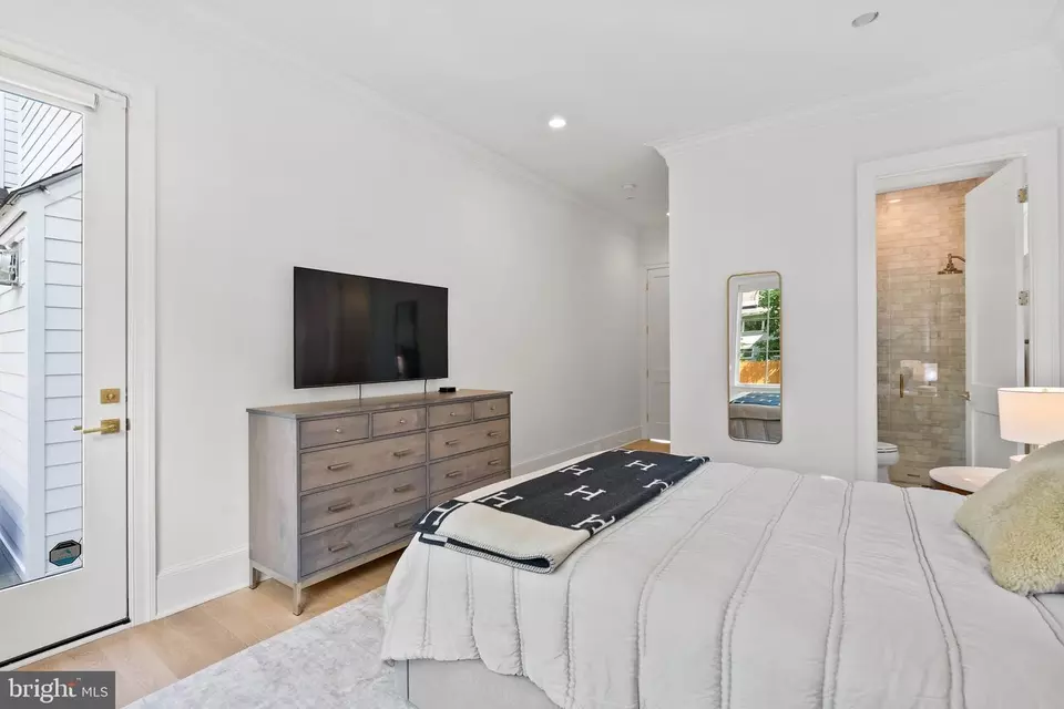 Bedroom - 6213 Dahlonega Rd, Bethesda, MD 20816 photo 2 of 15