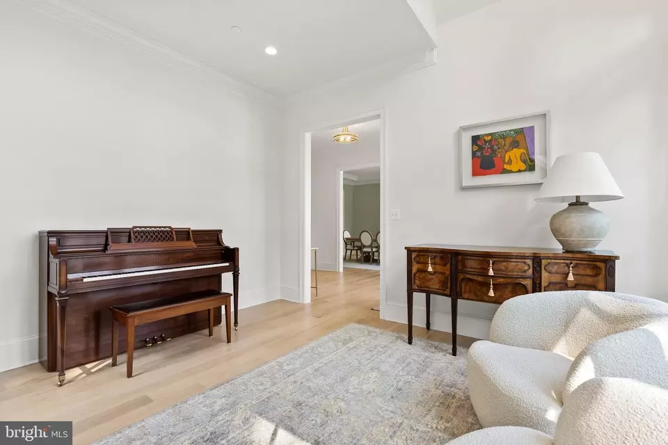 Entry Way - 6213 Dahlonega Rd, Bethesda, MD 20816 photo 5 of 22