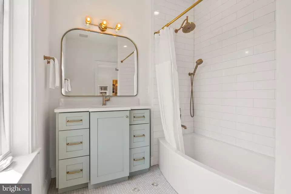 Bath - 6213 Dahlonega Rd, Bethesda, MD 20816 photo 4 of 15