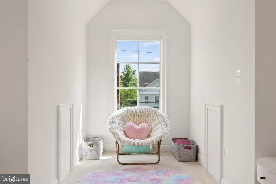 Entry Way - 6213 Dahlonega Rd, Bethesda, MD 20816 photo 14 of 22