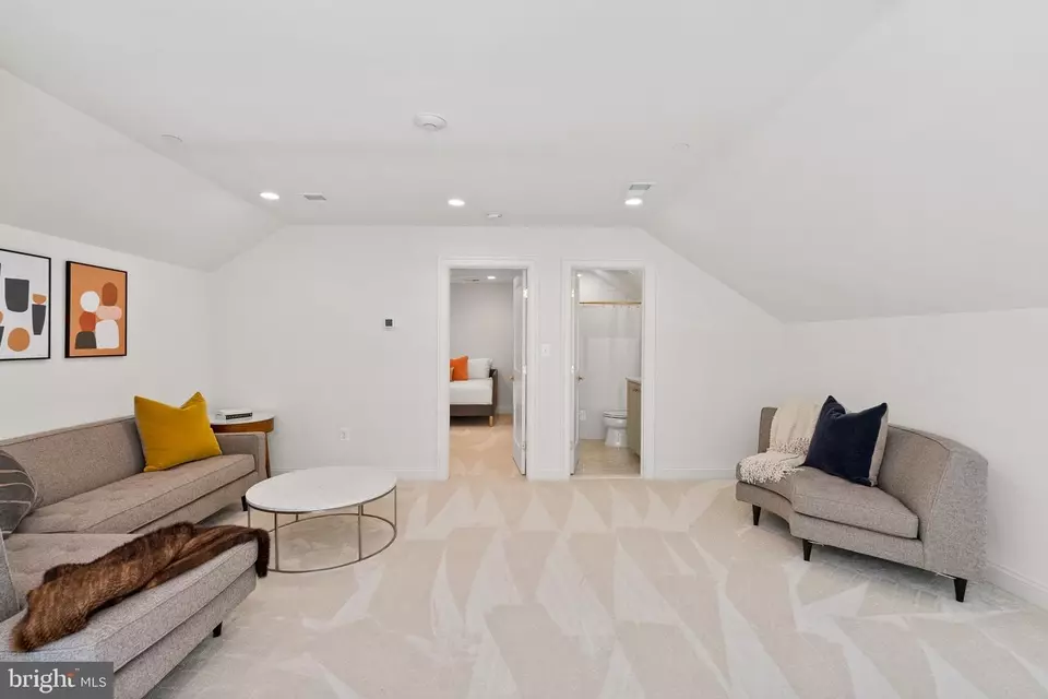 Entry Way - 6213 Dahlonega Rd, Bethesda, MD 20816 photo 16 of 22