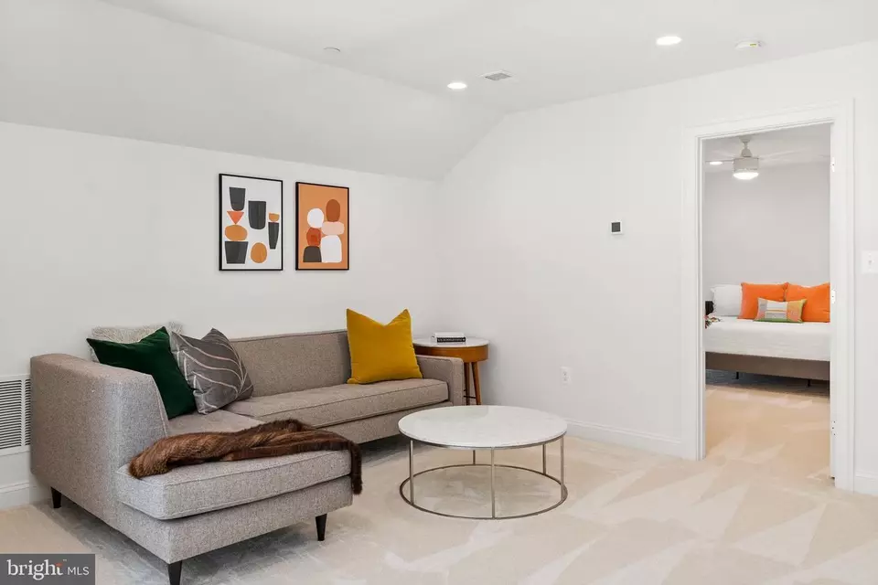 Bedroom - 6213 Dahlonega Rd, Bethesda, MD 20816 photo 10 of 15