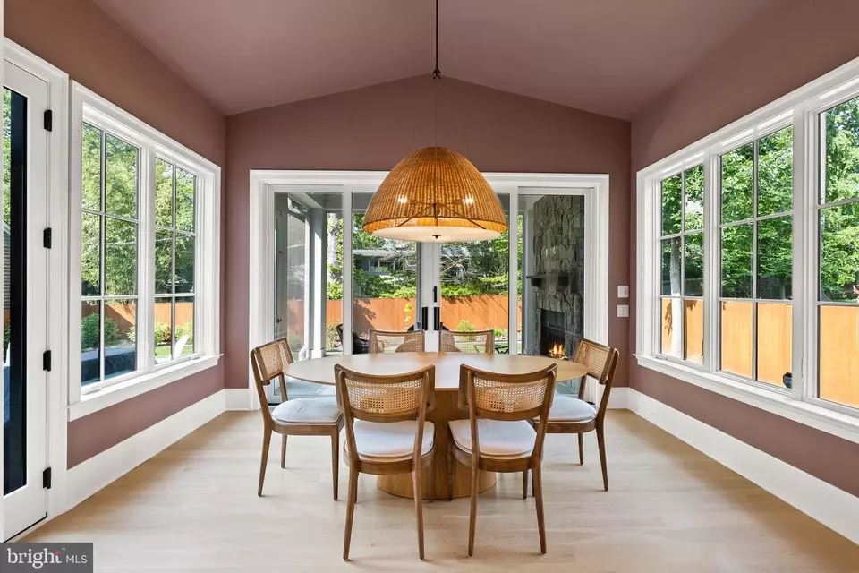 Dining - 6213 Dahlonega Rd, Bethesda, MD 20816 photo 6 of 9