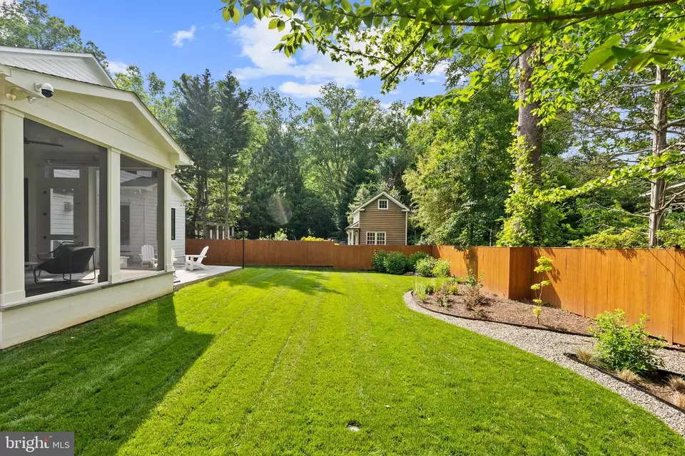 Exterior - 6213 Dahlonega Rd, Bethesda, MD 20816 photo 12 of 14