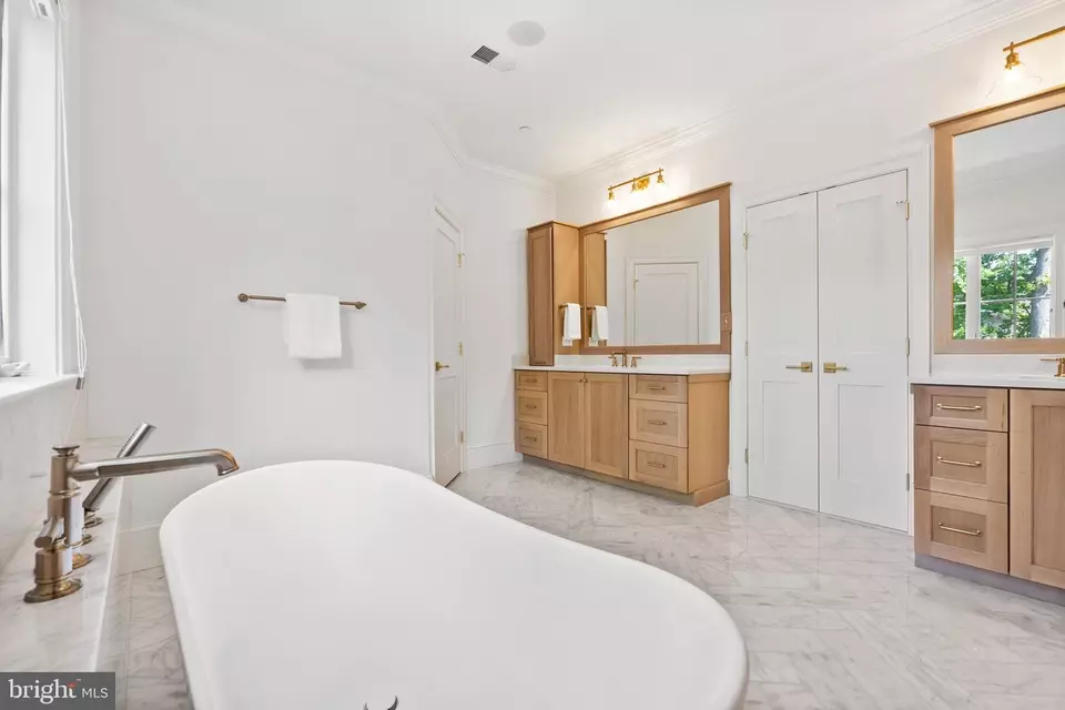 Bath - 6213 Dahlonega Rd, Bethesda, MD 20816 photo 11 of 15