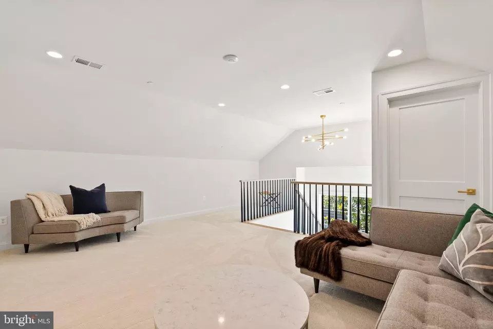 Entry Way - 6213 Dahlonega Rd, Bethesda, MD 20816 photo 17 of 22