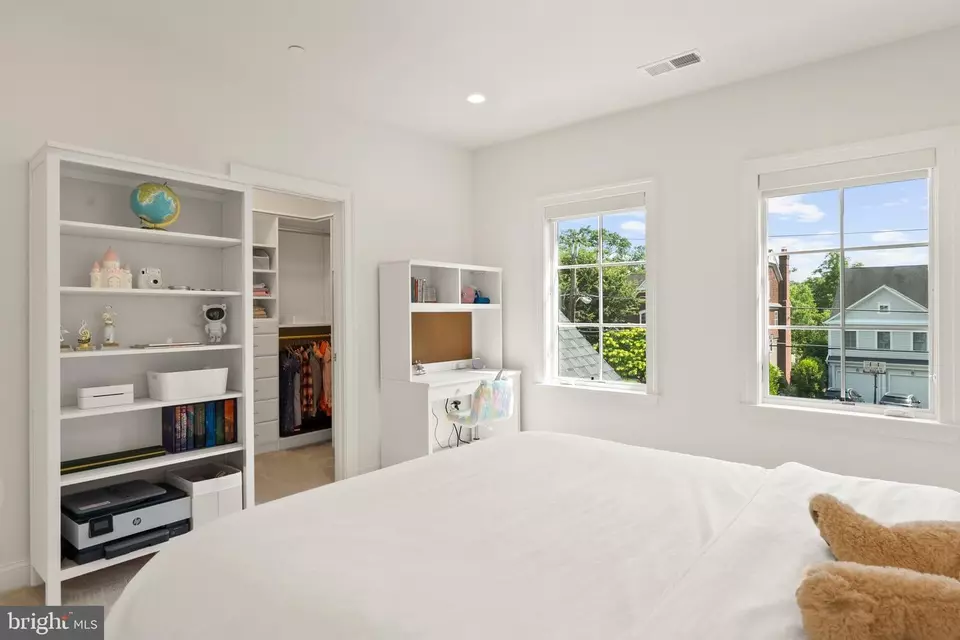 Bedroom - 6213 Dahlonega Rd, Bethesda, MD 20816 photo 4 of 15