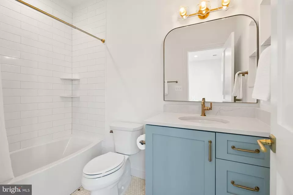 Bath - 6213 Dahlonega Rd, Bethesda, MD 20816 photo 6 of 15