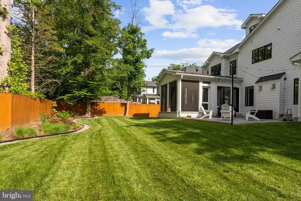 Exterior - 6213 Dahlonega Rd, Bethesda, MD 20816 photo 13 of 14