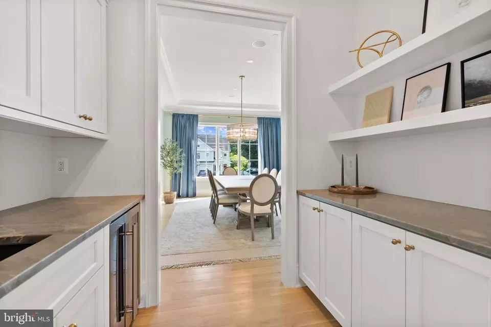 Entry Way - 6213 Dahlonega Rd, Bethesda, MD 20816 photo 8 of 22