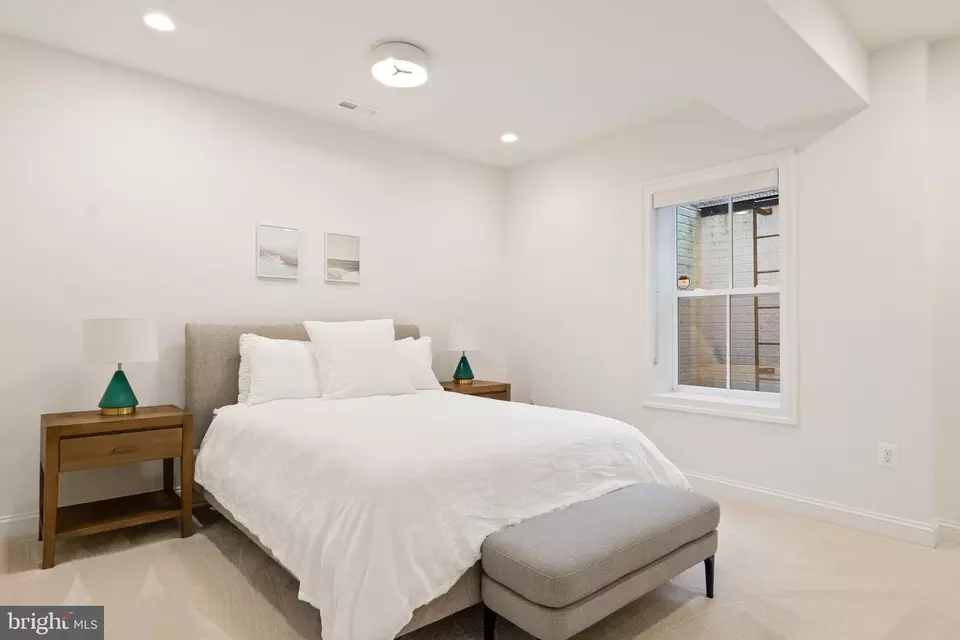 Bedroom - 6213 Dahlonega Rd, Bethesda, MD 20816 photo 12 of 15