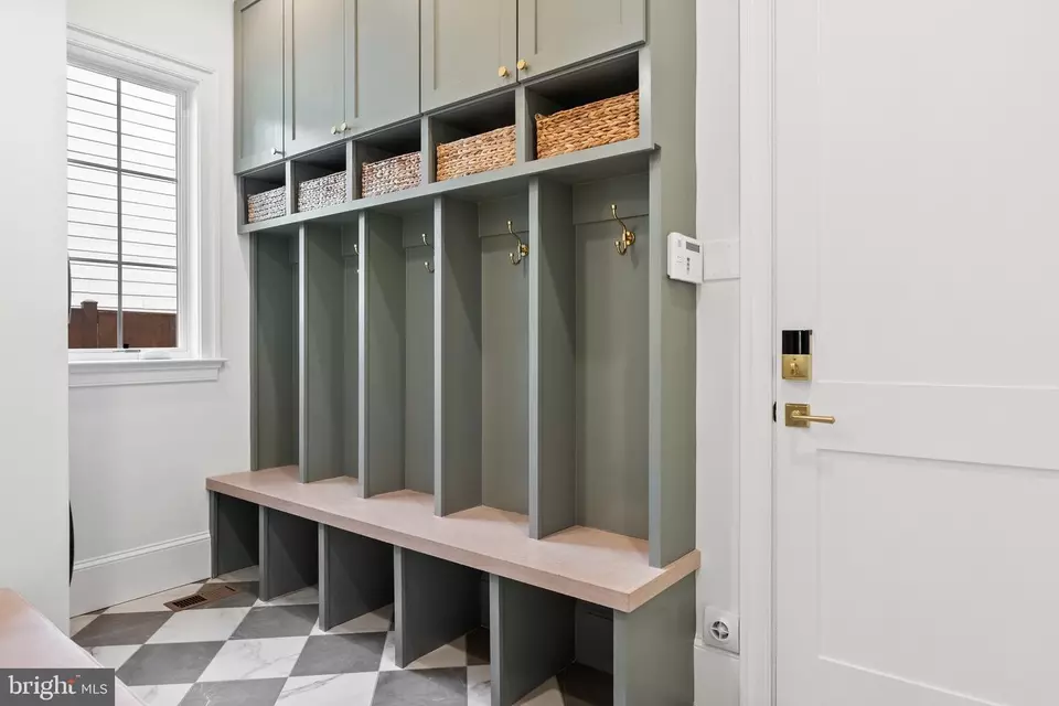 Entry Way - 6213 Dahlonega Rd, Bethesda, MD 20816 photo 10 of 22